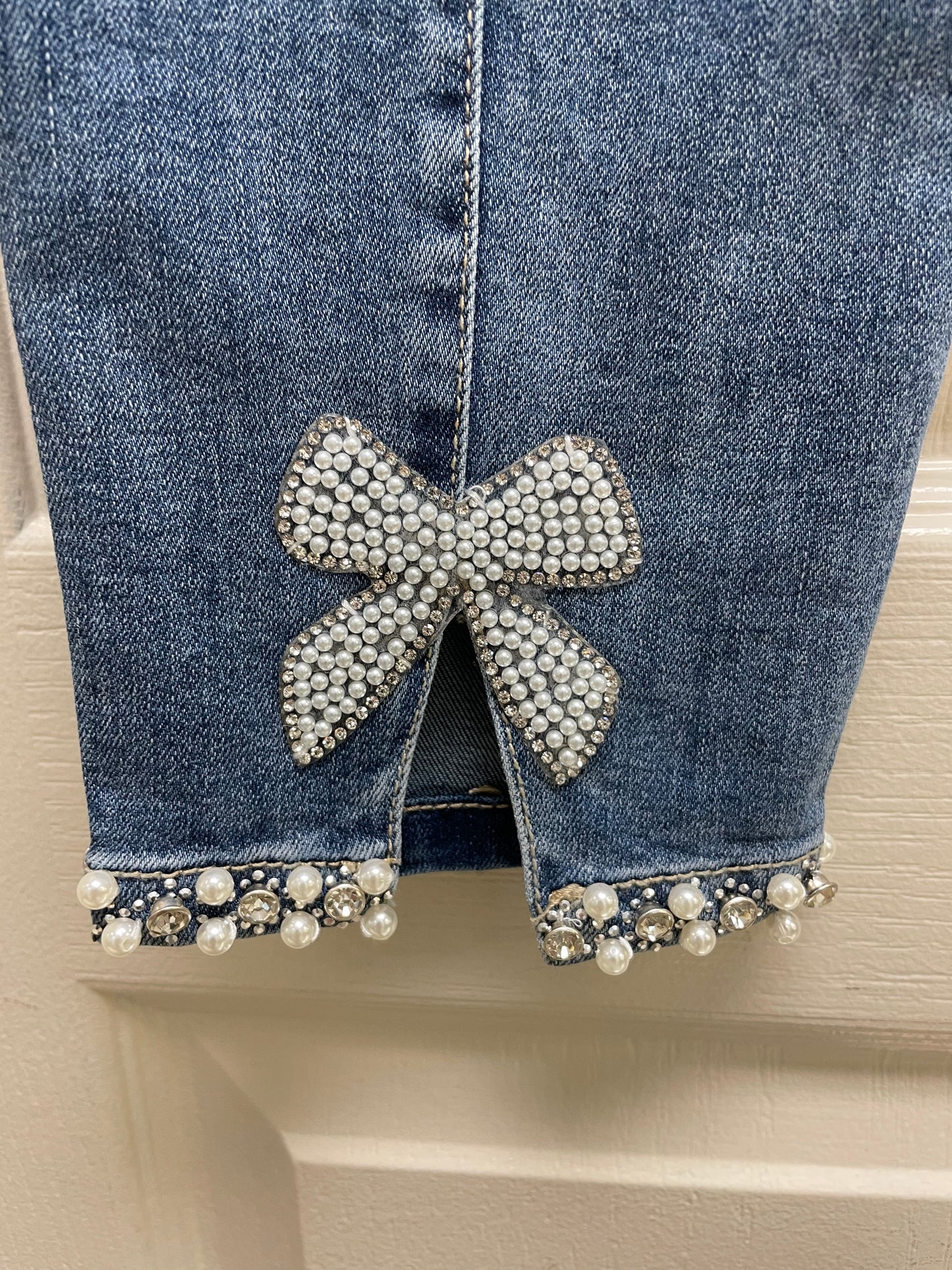 Frank Lyman Bow Bottom Jean