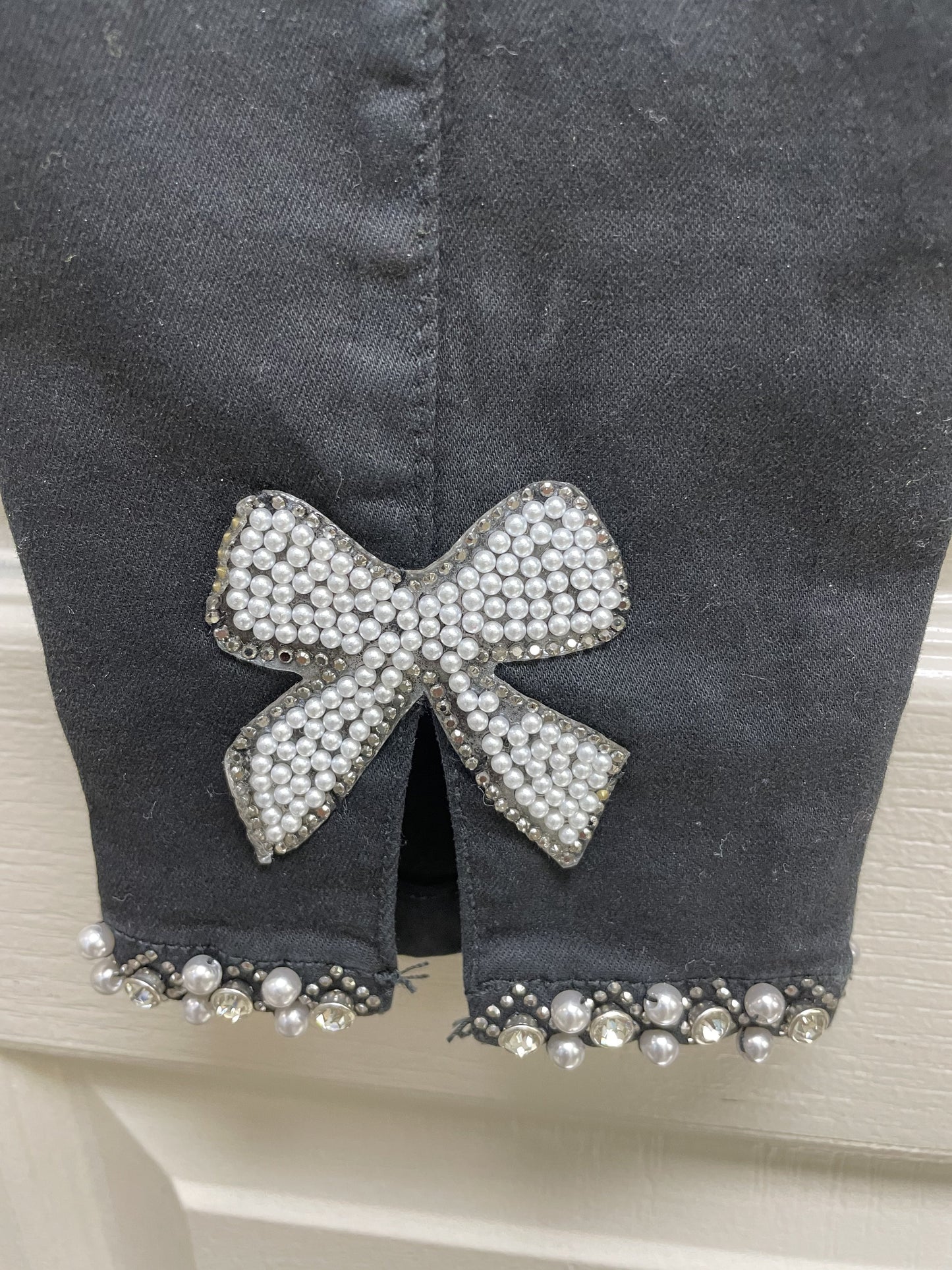 Frank Lyman Bow Bottom Black Jean